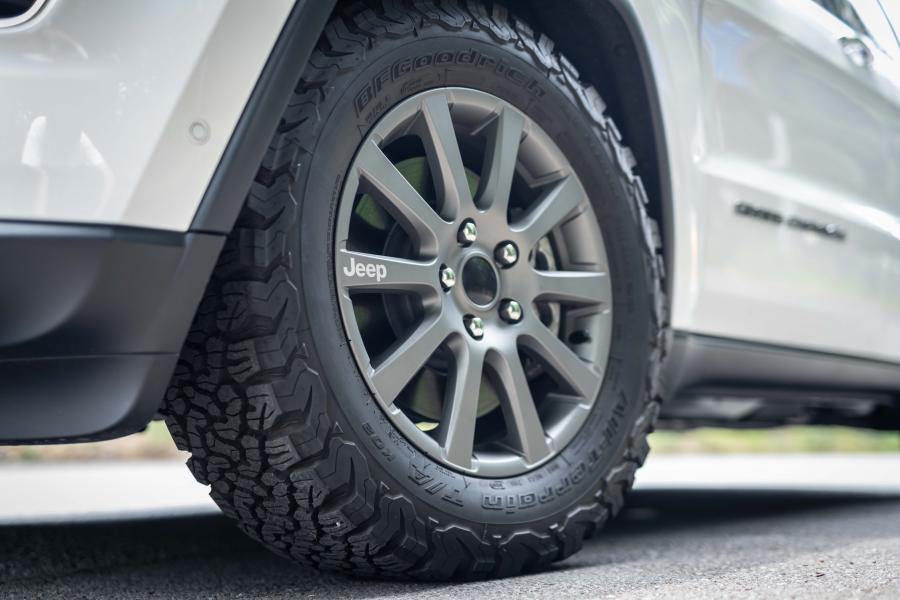 Колеса Jeep Grand Cherokee Limited (WK2) 2017 года  (JP) (фото 18 из 18)